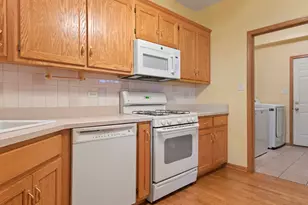 10802 Canterbury Dr, Mokena, IL 60448 - Photo 9