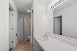 948 Longboat Ln, Schaumburg, IL 60194 - Photo 15