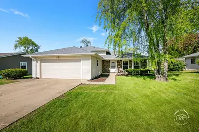 966 N Elmwood Drive, Aurora, IL 60506 - Photo 1