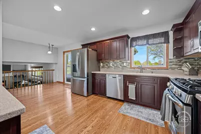 966 N Elmwood Drive, Aurora, IL 60506 - Photo 5