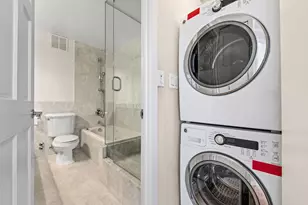 111 E Chestnut St, Chicago, IL 60611 - Photo 13