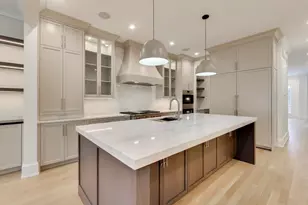 1910 W Fletcher St, Chicago, IL 60657 - Photo 7