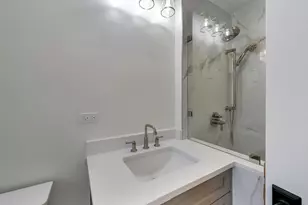 1910 W Fletcher St, Chicago, IL 60657 - Photo 31