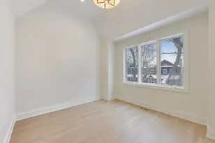 1910 W Fletcher St, Chicago, IL 60657 - Photo 29