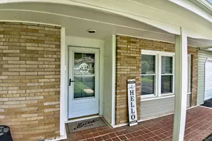 249 Hickory Ln, Antioch, IL 60002 - Photo 5