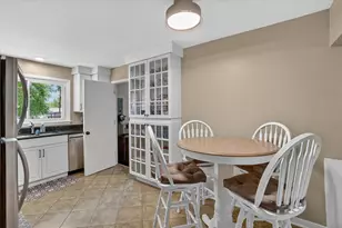 249 Hickory Ln, Antioch, IL 60002 - Photo 11