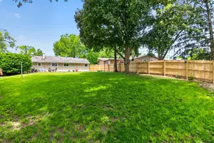 249 Hickory Ln, Antioch, IL 60002 - Photo 33