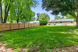 249 Hickory Ln, Antioch, IL 60002 - Photo 35