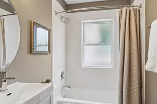 817 N Eagle St, Naperville, IL 60563 - Photo 15