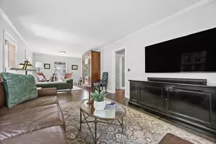 817 N Eagle St, Naperville, IL 60563 - Photo 5