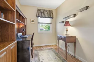 1210 Greenlawn Dr, Bloomington, IL 61701 - Photo 17