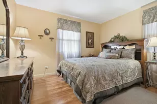 1210 Greenlawn Dr, Bloomington, IL 61701 - Photo 3