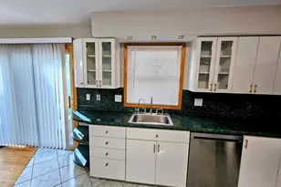 10 Mayflower Rd, Vernon Hills, IL 60061 - Photo 9