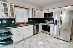 10 Mayflower Rd, Vernon Hills, IL 60061 - Photo 7