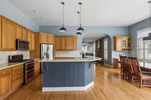 6598 Revere Ct, Gurnee, IL 60031 - Photo 9