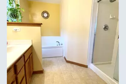 1056 Deertrail Court, Antioch, IL 60002 - Photo 15