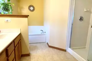 1056 Deertrail Ct, Antioch, IL 60002 - Photo 15