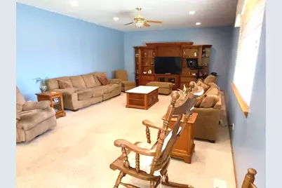 1056 Deertrail Court, Antioch, IL 60002 - Photo 9