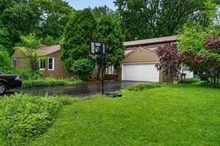 393 Warwick Ln, Lakewood, IL 60014 - Photo 3