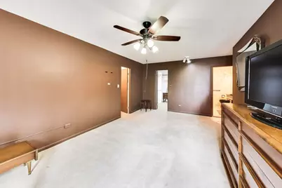 9558 Gross Point Road #A605, Skokie, IL 60076 - Photo 15