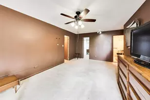 9558 Gross Point Rd, Skokie, IL 60076 - Photo 15