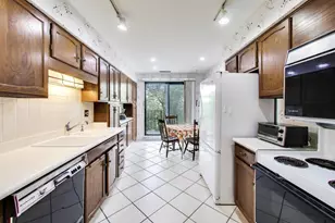 9558 Gross Point Rd, Skokie, IL 60076 - Photo 9