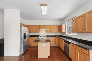 35 Thomas Ct, Grayslake, IL 60030 - Photo 7
