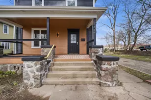 645 E Calhoun St, Woodstock, IL 60098 - Photo 3