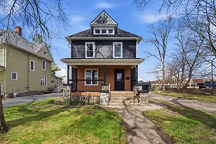 645 E Calhoun St, Woodstock, IL 60098 - Photo 1