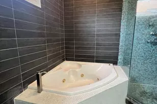 2635 W Iowa St, Chicago, IL 60622 - Photo 21