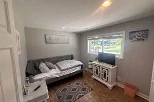 1006 Forest Dr, Elgin, IL 60123 - Photo 15