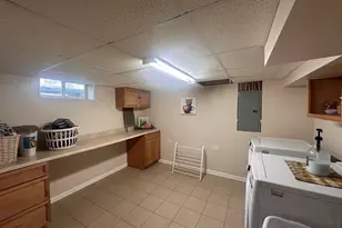 1006 Forest Dr, Elgin, IL 60123 - Photo 19