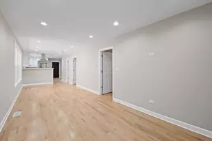 8613 S Colfax Ave, Chicago, IL 60617 - Photo 17