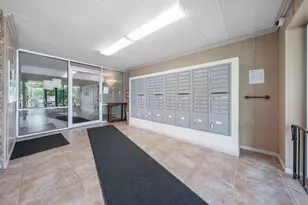127 N Wolf Rd, Wheeling, IL 60090 - Photo 17