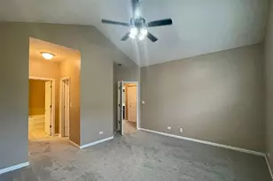 526 Grosvenor Ln, Aurora, IL 60504 - Photo 15