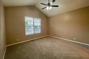 526 Grosvenor Ln, Aurora, IL 60504 - Photo 17