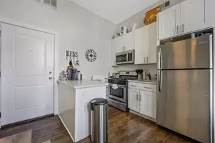 2362 N Clybourn Ave, Chicago, IL 60614 - Photo 3