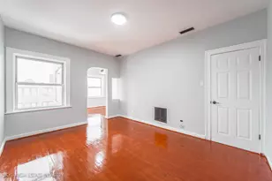 6720 S Paxton Ave, Chicago, IL 60649 - Photo 13