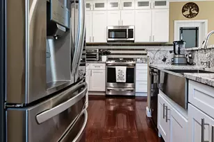 335 Wentworth Ln, Bartlett, IL 60103 - Photo 11