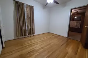 8319 S Crandon Ave, Chicago, IL 60617 - Photo 5