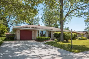 1624 W Weathersfield Way, Schaumburg, IL 60193 - Photo 1