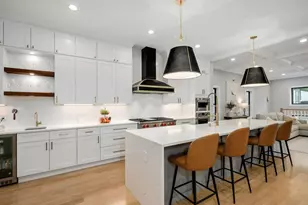 2153 W Fletcher St, Chicago, IL 60618 - Photo 9