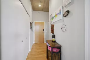 1122 W Catalpa Ave, Chicago, IL 60640 - Photo 3