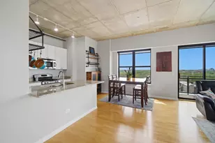 1122 W Catalpa Ave, Chicago, IL 60640 - Photo 7
