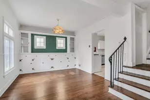 526 W Jackson St, Woodstock, IL 60098 - Photo 5