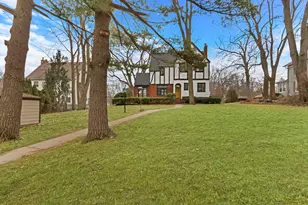 526 W Jackson St, Woodstock, IL 60098 - Photo 39