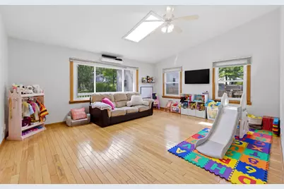 37883 N Watts Avenue, Spring Grove, IL 60081 - Photo 9