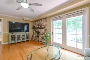 357 Roberts Rd, Inverness, IL 60010 - Photo 17