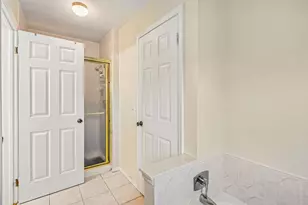 214 Carmelhead Ln, Schaumburg, IL 60193 - Photo 15
