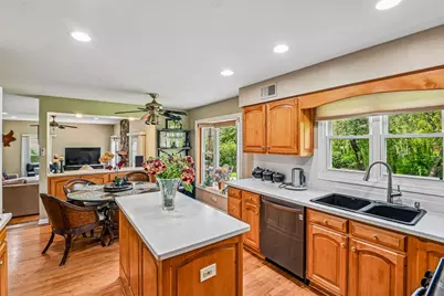 214 Carmelhead Lane, Schaumburg, IL 60193 - Photo 7